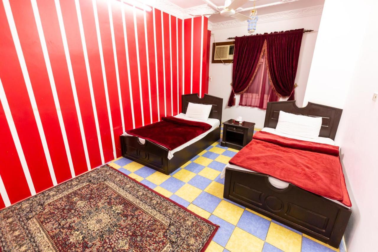 Al Eairy Furnished Apartments - Al Bahah 3 Экстерьер фото