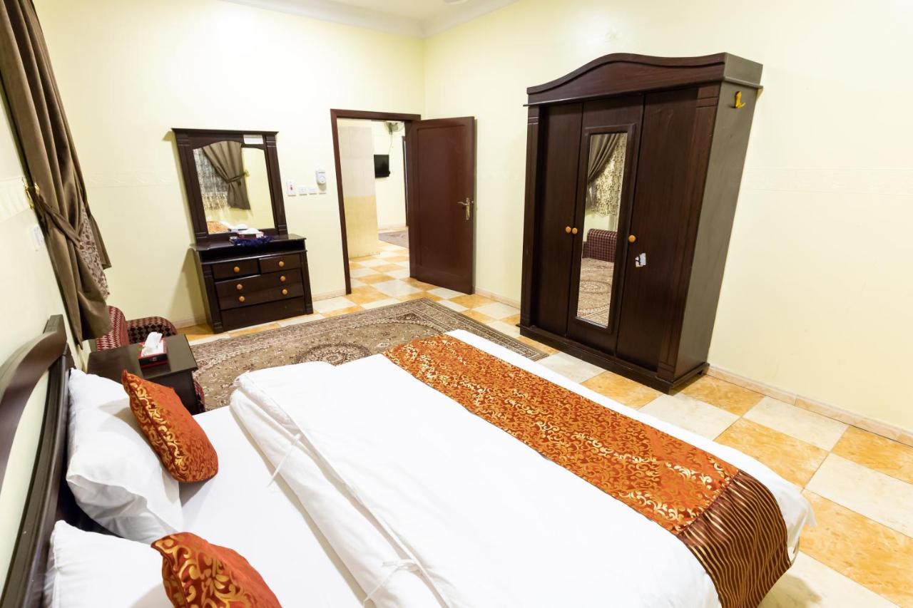 Al Eairy Furnished Apartments - Al Bahah 3 Экстерьер фото