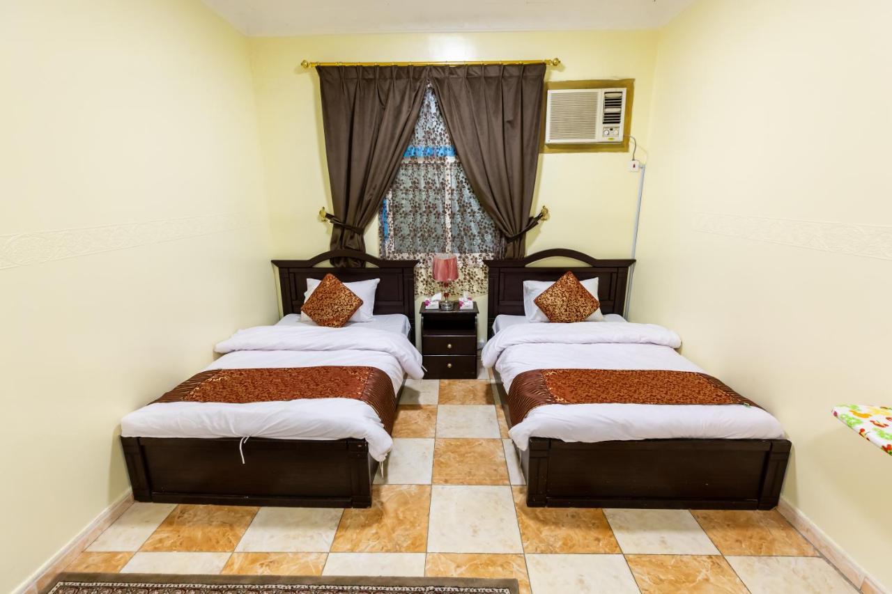 Al Eairy Furnished Apartments - Al Bahah 3 Экстерьер фото
